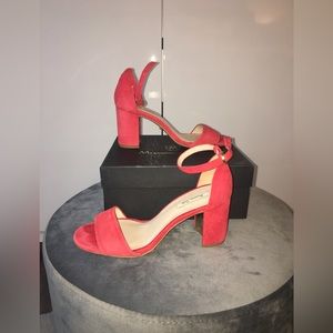 Leather sandals with a caprine suede finish, heel is 7.5 cm. The size is 37